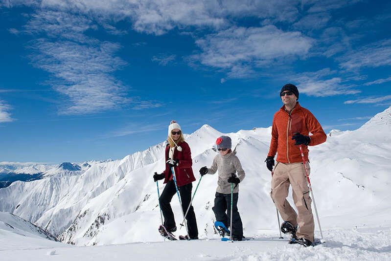 Schneeschuhwandern mit Familie