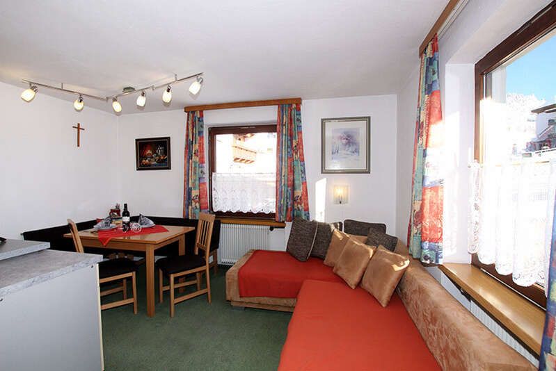 Ferienwohnung mit Küche und Essbereich in Fiss Tirol