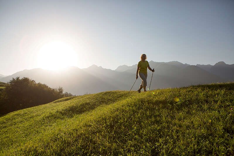 Nordic Walking mit Bergpanorama